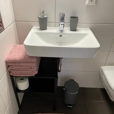 Schoene Kleine In Apartamento Kuenzell